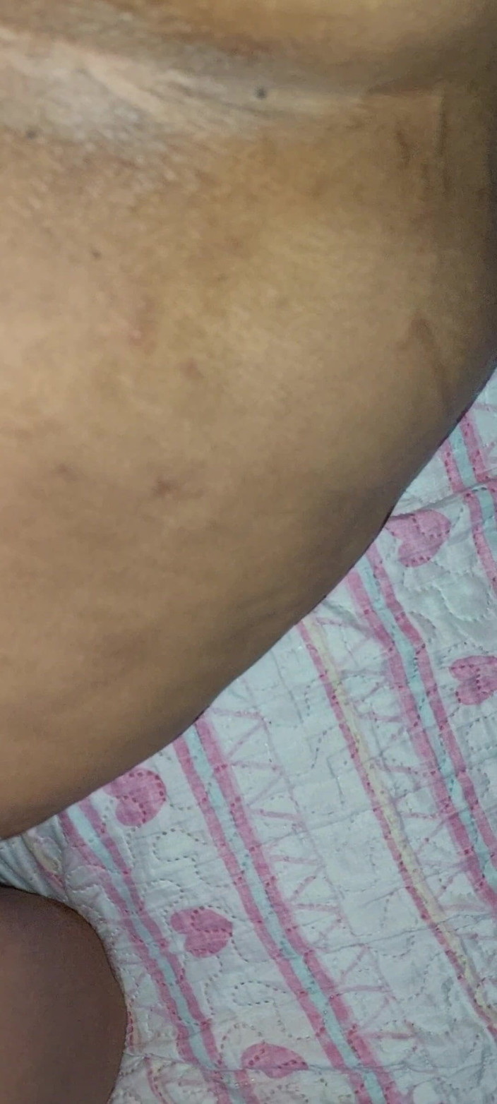 Renatinharj: 我的继女穿着她的内裤戏弄我，直到我操了她。