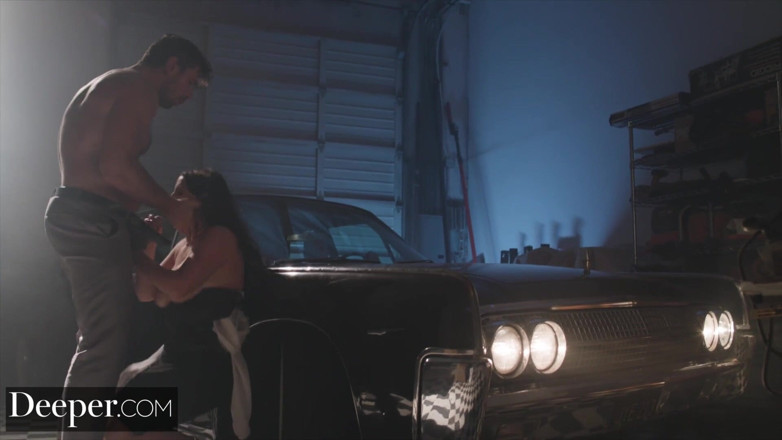 Deeper: Più profondo - Angela White attira ogni uomo a fare il...