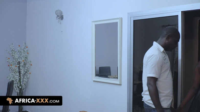 Africa-XXX: Wanita seksi afrika dan lekuk tubuh aduhainya