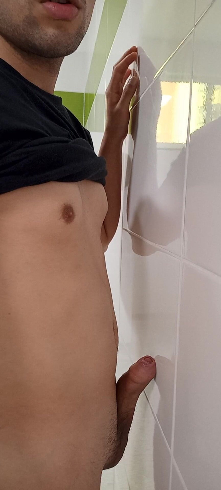 Diego_latinboy: Fetish Bathroom Golden Rain Shower Cum
