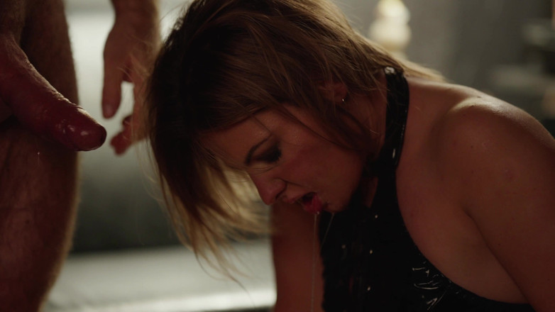 Laura Dee: Strakke latex blondine diep in keel door enorme gespierde hengst -...