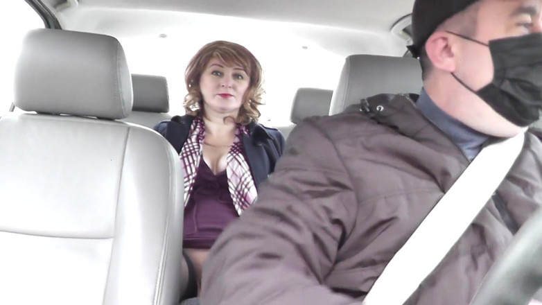 XXX-Platinum: Sexy stepmommy stopped taxi and rides in backseat auto taxi...