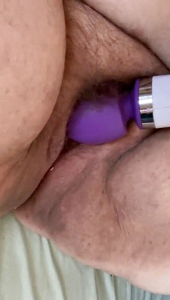 Real homemade BBW BBC porn: 大美女用电棒取悦我的阴户
