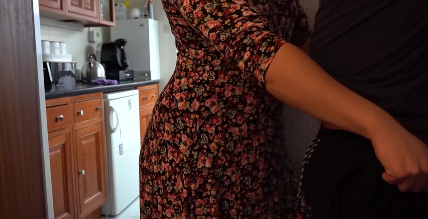 Stacey Reid: "Cocu, baise dans la cuisine !"