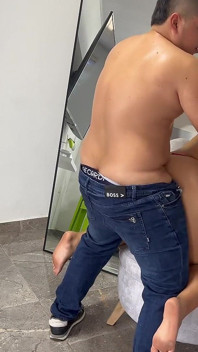 He Pretends to Be a Professional Photographer and Fucks My Ass When He Freezes Me