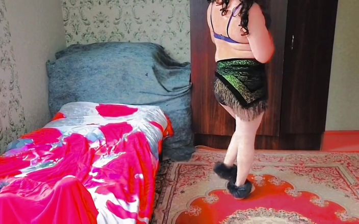 Ladyboy Kitty: Büyük beyaz kadın kılıklı götlü travesti sürtük twink gay fem...