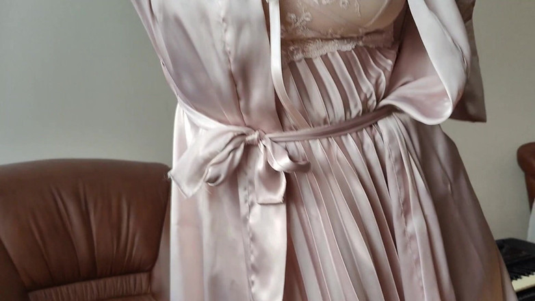 Tumanova Alina: Il Culo Grosso Della Moglie È Affogato La Erezione Mattutina Con...