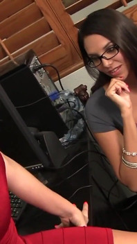Big boobed lesbians Alana Evans and Missy Martinez love eating pussy