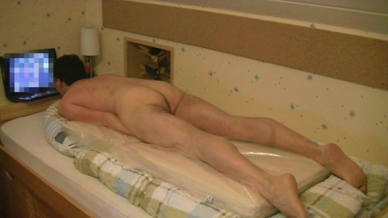 Mark Hannes: Masturbation en forme de foils nus