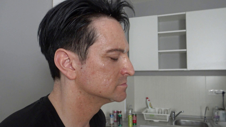 Femdom Austria: Umilire uriașă scuipând!