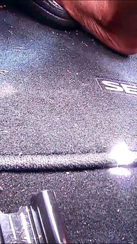 Auto-session mit Ninas Kapuze, heiße stinkende größe 10 Sohlen verehren footjob