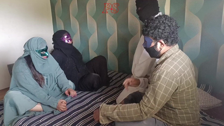Pstarindia123: Two Muslim Bhabhis Wearing Burqas Got Fucked Together in Forced...