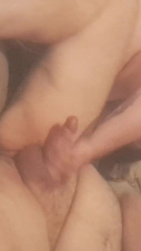 Paar lutscht, leckt, fingert und fickt