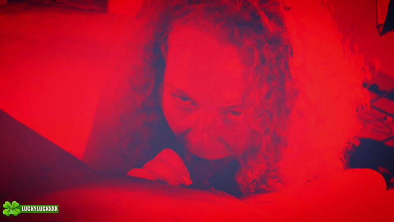 MR LUCKY LUCK: Gelukkig meisje Kween Bunny B - Red Light speciale pov pijpbeurt...