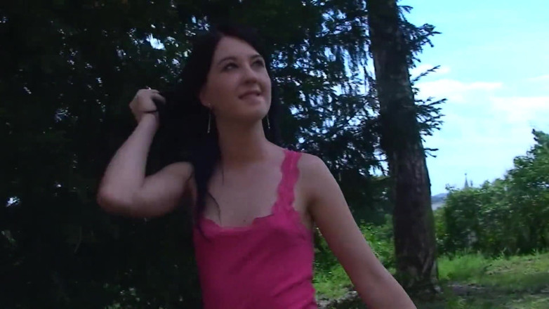 All Those Girlfriends: Lolly tańczy i robi się nago na świeżym powietrzu