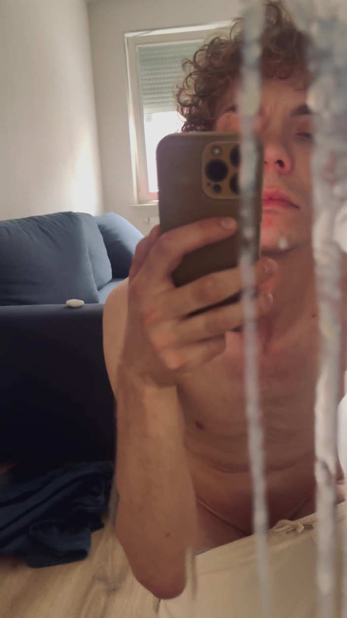 AceKropek: Cum on the Mirror