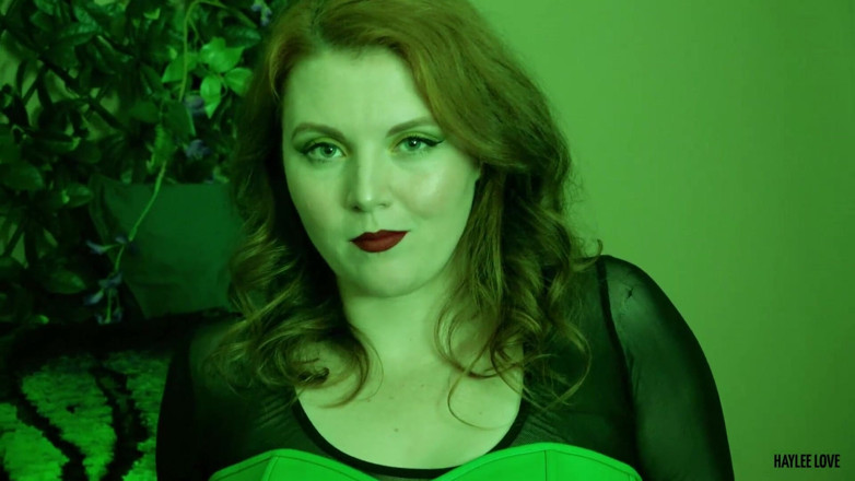 Haylee Love: Poison Ivy fait de Robin son esclave, partie 3