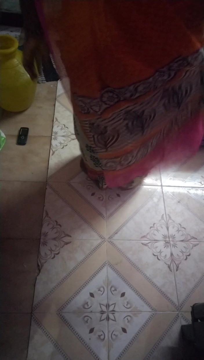 Tamil lesbian: Cewek tamil lagi ngomong jorok tentang seks