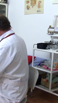 Mature gyno  - kinky gynecologist records his mature chubby female patient on a cam