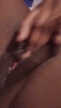Primo piano sgrillettando la mia figa rosa nera