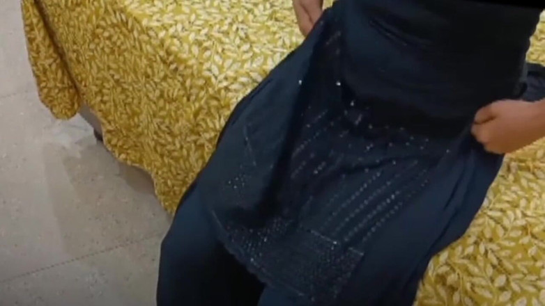 Booth jetmal: La studentessa del college viene scopata per la prima volta...