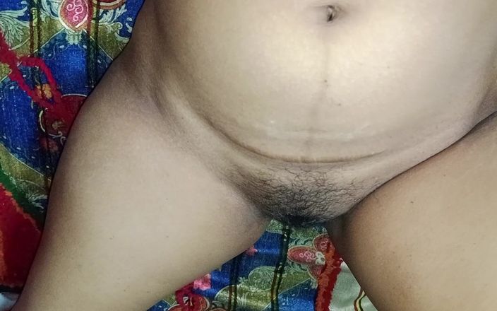 Sexy Surbhi: Esposa esquerda em casa depois de aplicar óleo nela