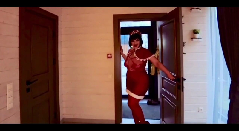 Karmen MILF: Stepson Celebrates Christmas