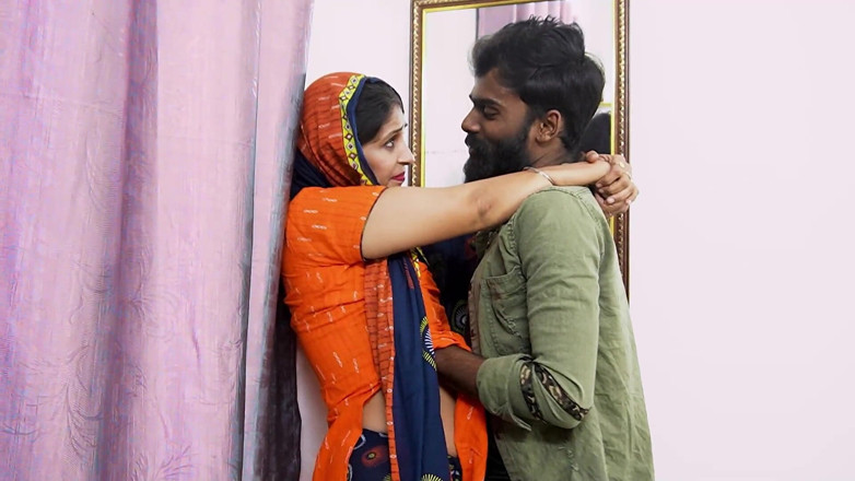 Queen star Desi: Bibi si cewek seksi india dientot habis-habisan sama suaminya yang...