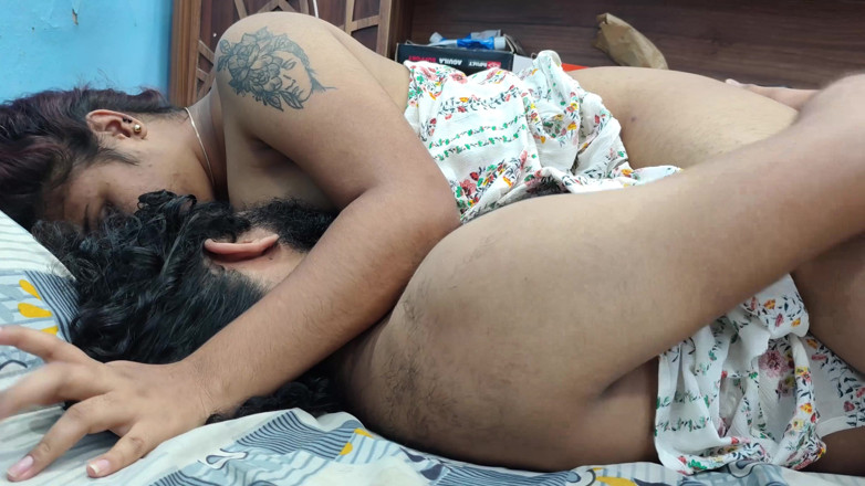Vaigavarun45: Sexy prsatá romantika od malayali desi pár