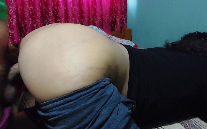 Josyandhot: 处女第一次失去童贞，18岁第一次