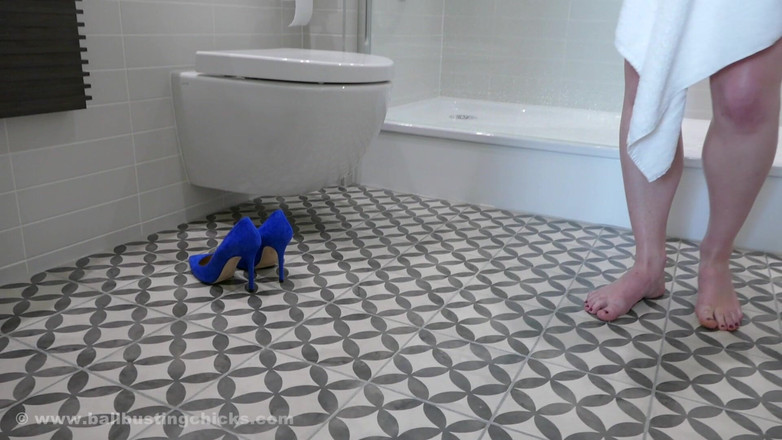 Nude Sportswomen: Naga ogolona sportsmenka dominuje