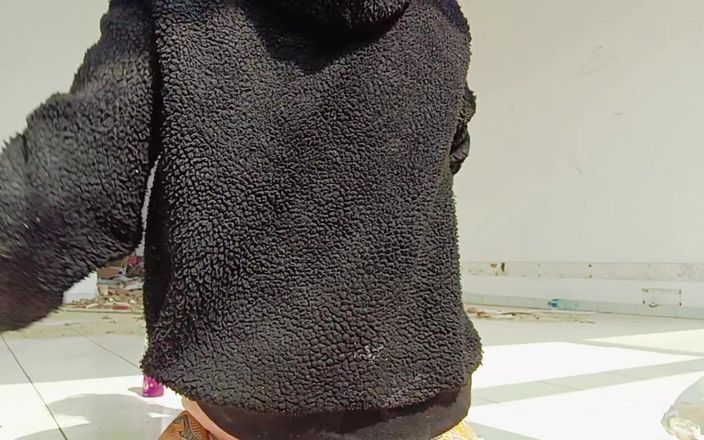 Culopeke: Genç adam götünü açmak için şarkı söylüyor