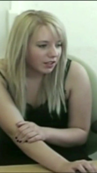 Britse blonde Nikki
