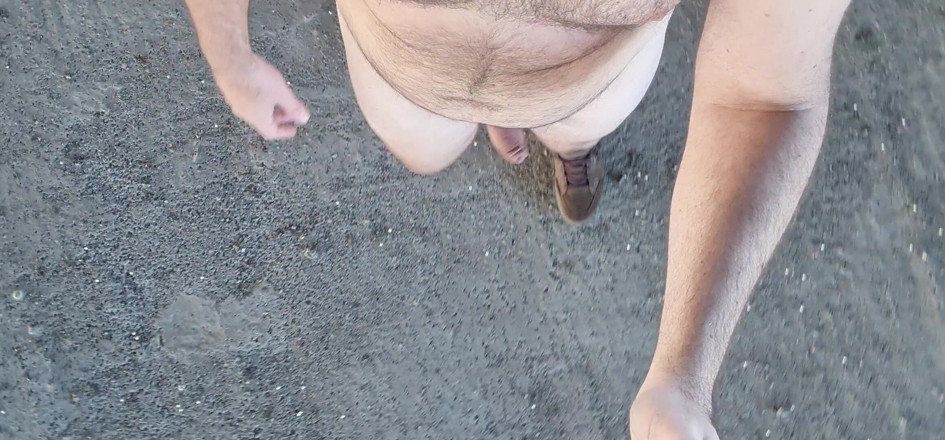 Mirko2589: Chodit nahý