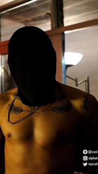 Macho alfa pronto para pegá-lo em minhas mãos