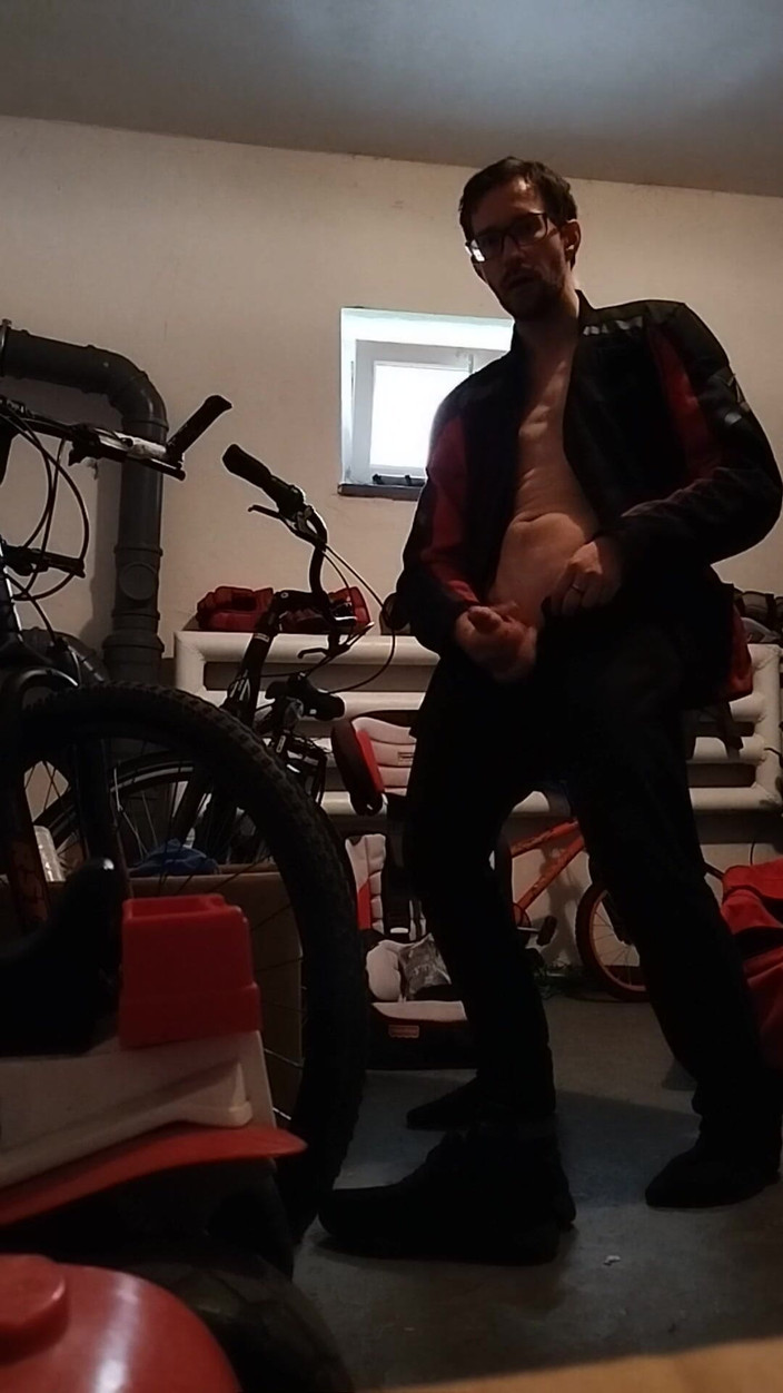 kickerscooter: Masturbando