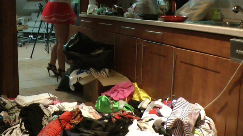 Leon Lambert Girls Twerk Parties CFNM: Kamera babysitter berfungsi dengan baik pada empat ruang ganti cewek...