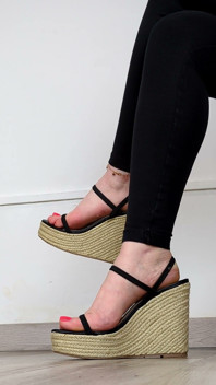Shoe Collection: Summer Cork Platform Wedge Sandals - Dame Olga (4k) (655)
