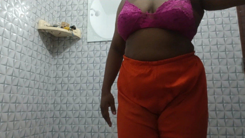 Skakoi: Desi Vabi doccia