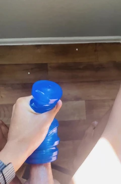 Onlyfans Xxxclusive Stroke Session I Bought a New Toy for My Big Chocolatey Cock. Parece tão apertado e quente.