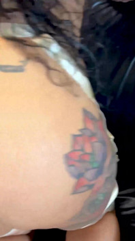 Quà tặng sinh nhật Big Cocks trong mông của tôi
