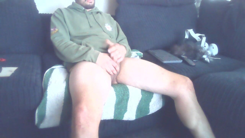 Straight man doing gay porn: Aidez à bander ma bite, je me masturbe toute seule pour...