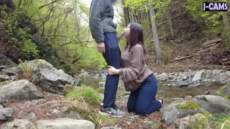 J-Cams: 스포트라이트를 둘러싸고 있습니다. 모든 시선을 갈망하는 사무실 여자 1부