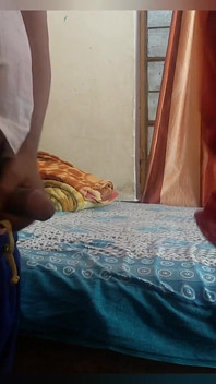 Ripresa video di mostra il suo gran culo priya bhabi
