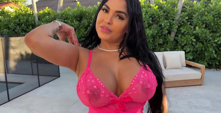 J-Mac: Big Butt Latina Goldendoll06 Is Stunning and Looking Hot as...