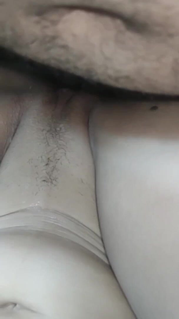 Arab teen: Memek cewek arab saudi yang mungil ini dientot habis-habisan sampai...