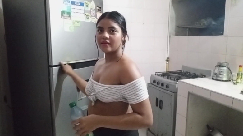 NatalyGirl: Vlog-video: ich filme meine schöne brünette stiefschwester, damit ich sie...