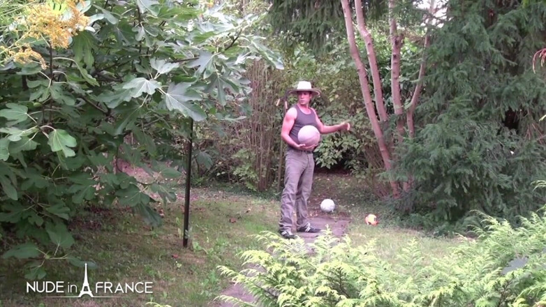 Nude in France: 흑인 대물 자지에게 따먹히는 흑인 대물 자지