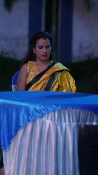 Rahul Memenangi Isteri Kawan Dalam Perlawanan Permainan. Isteri India Berkongsi Seks