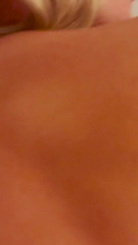 클로이 듀발과 집에서 POV